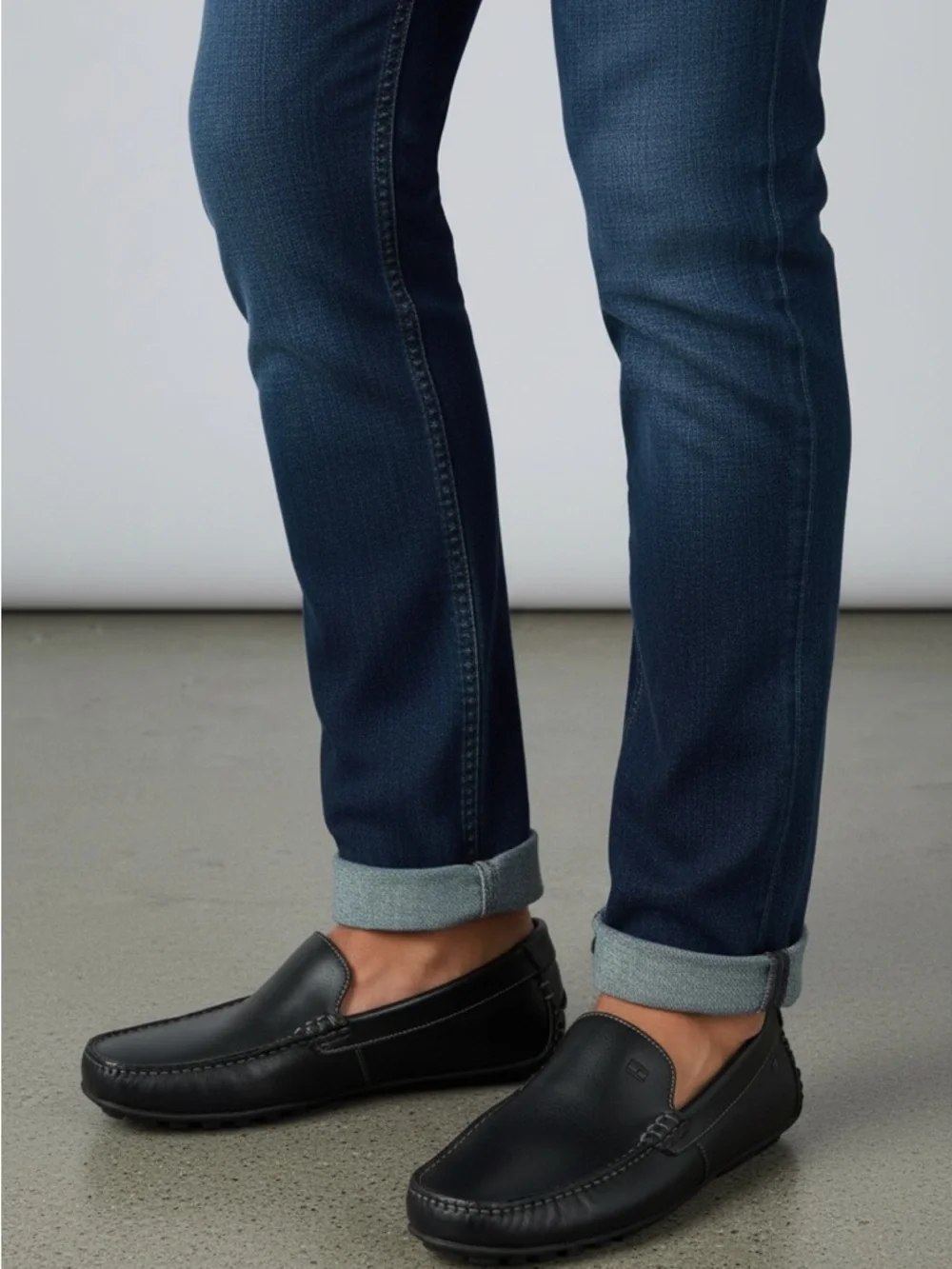 Men's Tommy Hilfiger Dathan Slip On Driving Loafers In Black Size 9.5